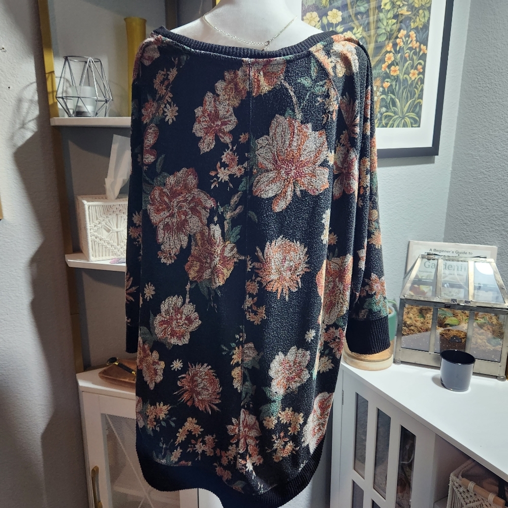 Maurices Floral Top - Picture 2 of 8